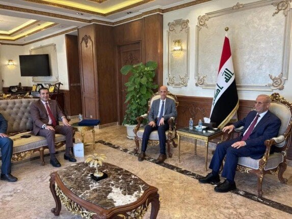 رئيس جامعة بني سويف وسفير العراق يبحثان تعزيز التعاون الأكاديمي وشؤون الطلاب الوافدين