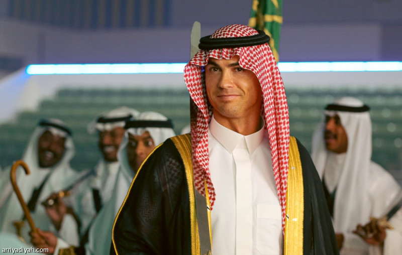 رونالدو: أنا سعودي.. ومونديال 2034 سيكون الأجمل
                                                2025.11.11 | 04:32 pm
                                                أكد البرتغالي كريستيانو رونالدو، قائد فريق النصر الأول لكرة القدم، أنه يعدُّ نفسه سعوديًّا، ويساعد في مختلف القطاعات، مشيرًا إلى أن الجميع اكتشف أنه كان محقًّا حينما اتَّخذ قرار الانتقال إلى الرياض.
وعبَّر الأسطورة  ...
