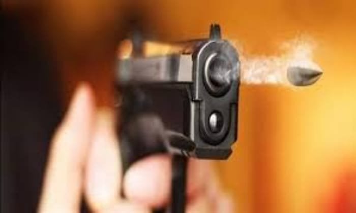 «قلب ولدى عليا حجر».. شاب ينهى حياة والدته بطلق ناري بشبرا الخيمة