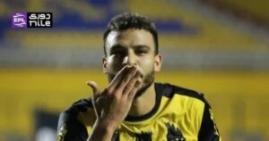 شكرى نجيب يحصد جائزة أفضل لاعب في مباراة المقاولون العرب وسموحة