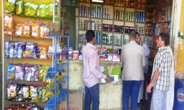 «تموين أسوان» تضبط 31 مخالفة وتصادر 110 عبوة غذائية منتهية الصلاحية