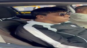 وصول عبد الباسط حمودة إلى جنازة المطرب الراحل إسماعيل الليثي «فيديو»