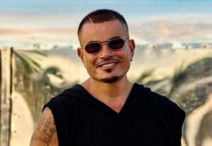 عمرو دياب يتصدر تريند «إكس» بعد احتفائه بالمتحف المصري الكبير