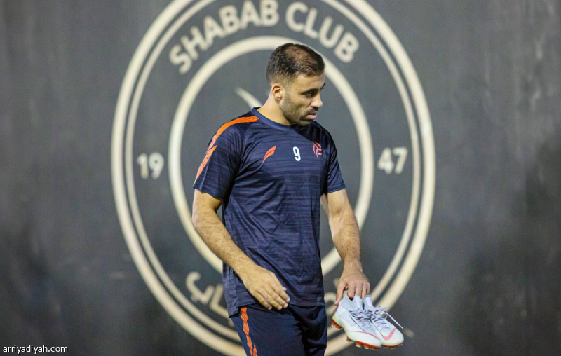 أمام الأخدود.. حمد الله يعود
                                                2025.11.20 | 07:11 pm
                                                تأكدت مشاركة المغربي عبد الرزاق حمد الله، مهاجم فريق الشباب الأول لكرة القدم، أمام الأخدود في المواجهة التي تجرى الأحد المقبل عند الـ 06:05 مساءً، على ملعب مدينة الأمير هذلول بن عبد العزيز الرياضية في نجران، ضمن منافسات  ...