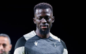 التعاون يفقد بارو عدة أشهر
                                                2025.11.03 | 11:10 pm
                                                يغيب الجامبي موسى بارو، جناح فريق التعاون الأول لكرة القدم، عن الملاعب لفترة تتراوح بين 4 و6 أشهر، حسبما قدّرت لـ «الرياضية» مصادر خاصة، بعد ثبوت إصابته بقطع جزئي في الرباط الجانبي للركبة.
وبعد تشخيص إصابته مبدئيًا بتمزق ...