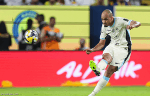 فابينيو يكرر واقعة النصر
                                                2025.11.01 | 06:48 pm
                                                عوقب البرازيلي فابينيو تفاريس، لاعب وسط فريق الاتحاد الأول لكرة القدم، بالبطاقة الحمراء مرةً ثانيةً مع «النمور»، وغادر مطرودًا في الدقيقة 32 أمام الخليج، السبت، ضمن سابع جولات دوري روشن السعودي.
وبسبب تدخُّل فابينيو  ...