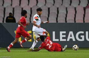 الزلفي يحبط الوحدة بالتعادل
                                                2025.11.23 | 10:04 pm
                                                أحبط فريق الزلفي الأول لكرة القدم مضيفه الوحدة بعد أن فرض عليه التعادل 1ـ1 في المباراة التي جمعتهما، الأحد، على ملعب مدينة الملك عبد العزيز الرياضية في الشرائع ضمن الجولة التاسعة من دوري يلو لأندية الدرجة الأولى.
وكان  ...