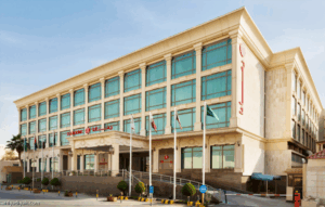 الشرطة العراقي يحط رحاله في «رمادا»
                                                2025.11.23 | 04:49 pm
                                                يحتضن فندق «رمادا الوزارات» في الرياض العاصمة السعودية بعثة فريق الشرطة العراقي الأول لكرة القدم، قبل مواجهة الهلال، الثلاثاء، لحساب الجولة الخامسة من دوري أبطال آسيا للنخبة على ملعب «المملكة أرينا».
ويقع فندق «رمادا  ...