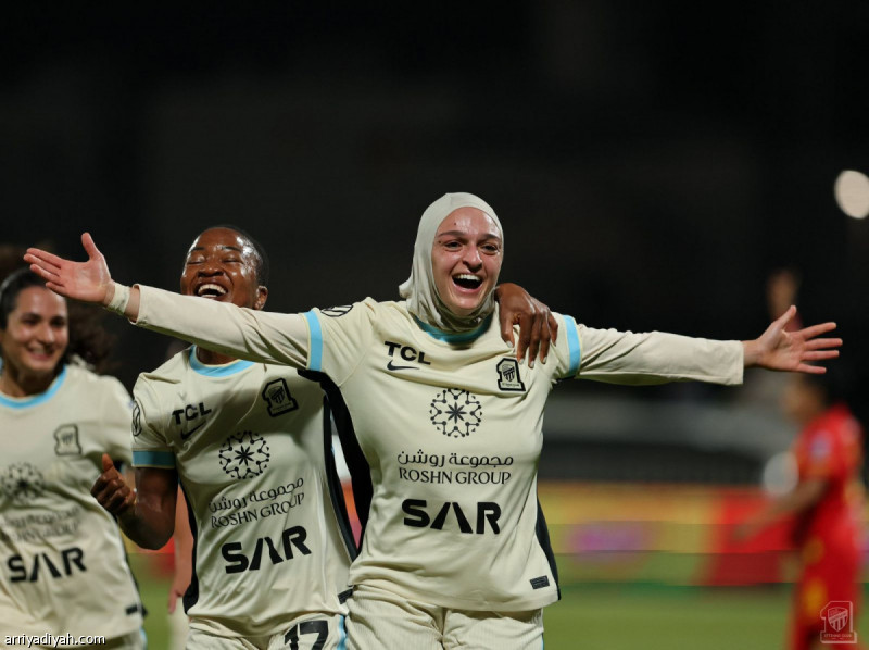 سيدات الاتحاد والأهلي يستعرضن قبل «الديربي»
                                                2025.11.09 | 12:12 am
                                                استعرض فريق الاتحاد الأول لكرة القدم للسيدات ونظيره الأهلي قوتهما الهجومية قبل موقعة «الديربي» بينهما بفوزهما على القادسية والعلا تواليًا بالنتيجة ذاتها 3ـ2، السبت، في ختام منافسات الجولة الخامسة من الدوري الممتاز.
 ...