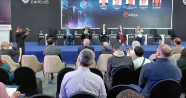 ​3 % فقط من بيانات أنظمة الذكاء الاصطناعى عالميا باللغة العربية