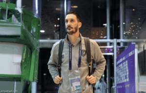 فيراتي يقود الدحيل أمام الاتحاد.. وبلماضي يجري تغييرين
                                                2025.11.24 | 06:50 pm
                                                يقود الإيطالي ماركو فيراتي، نجم الوسط، تشكيل فريق الدحيل القطري الأول لكرة القدم في مواجهة ضيفه الاتحاد، الإثنين، ضمن خامس جولات مجموعة منطقة الغرب من دوري أبطال آسيا للنخبة.
وطرأ على تشكيل المباراة السابقة التي فاز  ...