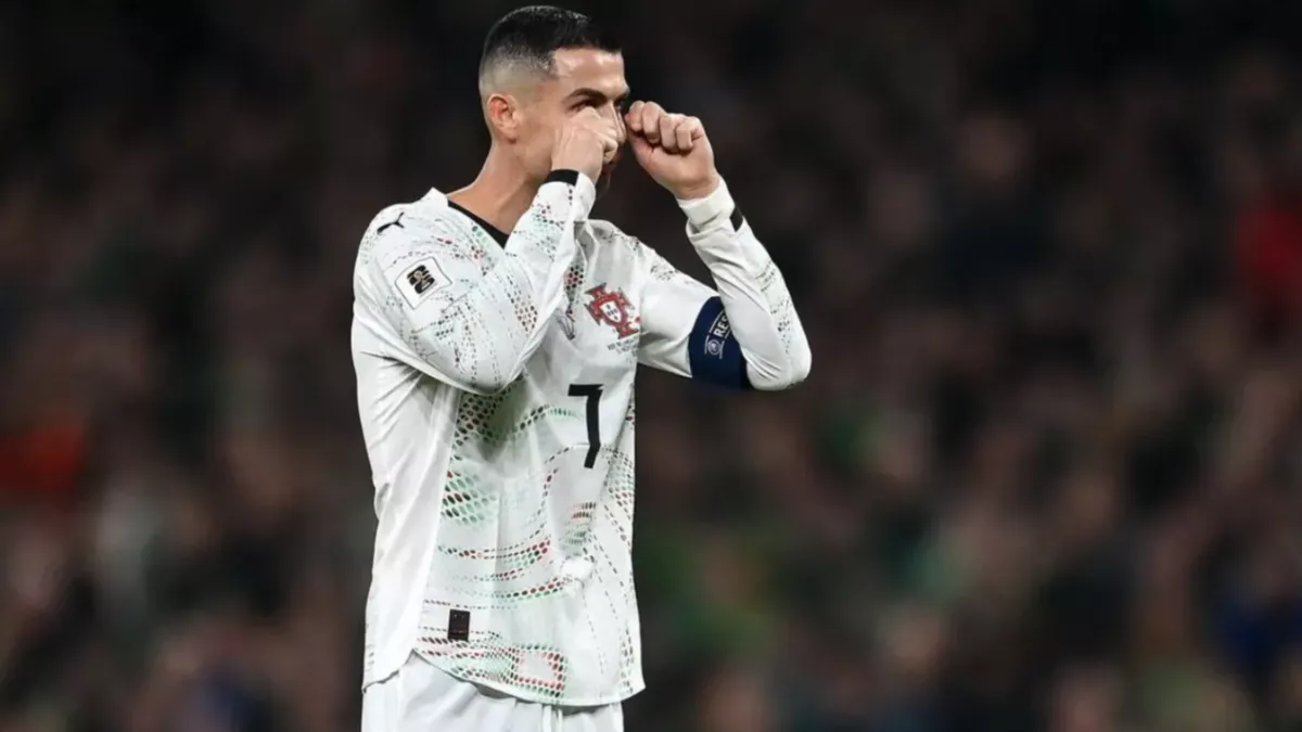 فيفا يستفز رونالدو مجددا بعد حذف بوستر المونديال .. ماذا حدث؟