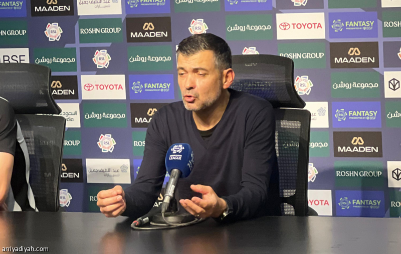 كونسيساو: الروح أعادتنا.. والحكام بحاجة إلى تطوير
                                                2025.11.01 | 09:10 pm
                                                طالب البرتغالي سيرجيو كونسيساو، مدرب فريق الاتحاد الأول لكرة القدم، بحل مشكلة التحكيم، بعد التعادل 4ـ4 مع الخليج، السبت، ضمن سابع جولات دوري روشن السعودي، كاشفًا عن تحفيزه اللاعبين بين الشوطين ما أسهم في تسجيلهم 4 أهداف  ...