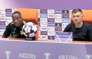 كونسيساو: تركيزنا عال.. ونفكر في الأهلي
                                                2025.11.05 | 12:35 am
                                                رفض البرتغالي سيرجيو كونسيساو، مدرب فريق الاتحاد الأول لكرة القدم، أن تكون تغييراته في الشوط الثاني من مباراة الشارقة الإماراتي بسبب رغبته في إراحة لاعبيه قبل مواجهة الديربي أمام الأهلي، السبت.
وأوضح كونسيساو في  ...