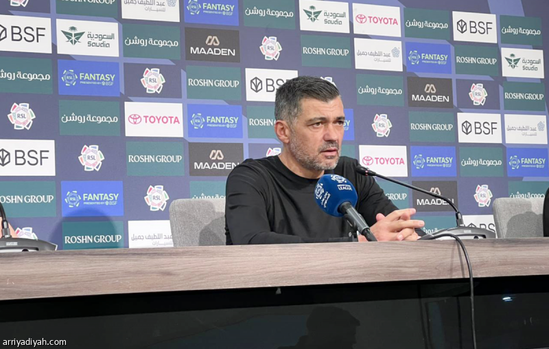 كونسيساو: جعلنا السهل صعبا.. والطرد نقطة التحول
                                                2025.11.21 | 09:31 pm
                                                عدَّ البرتغالي سيرجيو كونسيساو، مدرب فريق الاتحاد الأول لكرة القدم، طرد لاعبِه الفرنسي موسى ديابي نقطة التحوُّل في مباراة الرياض، التي كسِبها «النمور» 2ـ1، الجمعة، ضمن تاسع جولات دوري روشن السعودي.
وصرَّح خلال مؤتمرٍ  ...