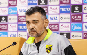 كونسيساو: الفريق لم يحضر.. وألعب بعمر الـ 50 مثلهم
                                                2025.11.24 | 10:42 pm
                                                انتقد البرتغالي سيرجيو كونسيساو، مدرب فريق الاتحاد الأول لكرة القدم، لاعبيه بعد الهزيمة 2ـ4 أمام الدحيل القطري، الإثنين، ضمن خامس جولات مجموعة منطقة الغرب من دوري أبطال آسيا للنخبة، مشيرًا إلى إخفاقهم في ترجمة أفكاره  ...