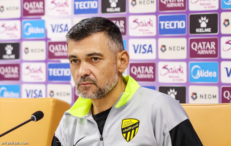 كونسيساو: الفريق لم يحضر.. وألعب بعمر الـ 50 مثلهم
                                                2025.11.24 | 10:42 pm
                                                انتقد البرتغالي سيرجيو كونسيساو، مدرب فريق الاتحاد الأول لكرة القدم، لاعبيه بعد الهزيمة 2ـ4 أمام الدحيل القطري، الإثنين، ضمن خامس جولات مجموعة منطقة الغرب من دوري أبطال آسيا للنخبة، مشيرًا إلى إخفاقهم في ترجمة أفكاره  ...