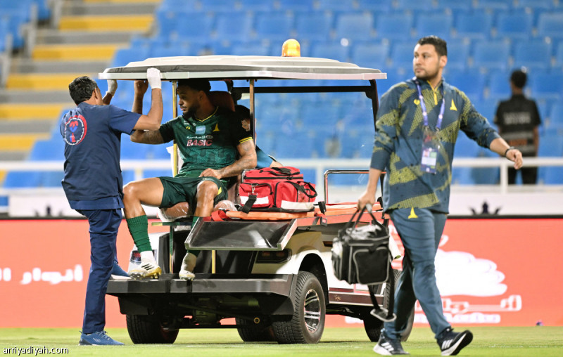 كينج مهدّد بالغياب أمام النصر
                                                2025.11.08 | 08:46 pm
                                                يواجه النرويجي جوشوا كينج، مهاجم فريق الخليج الأول لكرة القدم، احتمال الغياب عن مباراة النصر، ضمن تاسع جولات دوري روشن السعودي، بسبب الإصابة.
وكشف النادي الشرقي عبر حسابه الرسمي في منصة «إكس»، السبت، عن أن فحص أشعة  ...