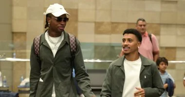 لاعبو الزمالك فى مطار القاهرة استعدادا للسفر إلى الإمارات للمشاركة فى السوبر