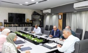 محافظ أسوان: استثمار مياه الصرف في تشجير المدينة وتسريع مشروعات حياة كريمة