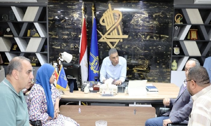 محافظ أسوان يتابع إنجاز مشروعات المياه والصرف الصحي