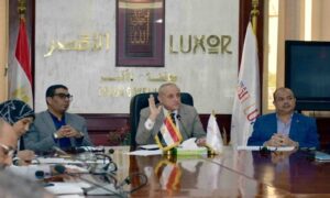 محافظ الأقصر يترأس الاجتماع الدوري لمتابعة منظومة التقنين