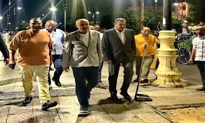 محافظ الأقصر في جولة ليلية مفاجئة بكورنيش النيل لتفقد الخدمات المقدمة للمواطنين