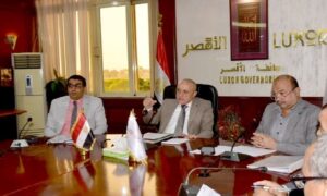 تنفيذي محافظة الأقصر يوافق على تخصيص أراض لإنشاء مدارس ومحطة مياه بإسنا