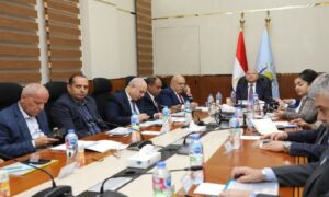محافظ القاهرة يترأس اجتماعاً موسعًا لمتابعة سير العملية الانتخابية