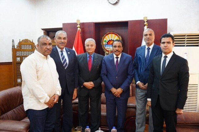 محافظ مطروح يلتقي مدير صندوق مكتبات مصر العامة