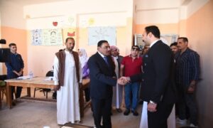 محافظ مطروح يتفقد مستشفى العلمين واللجان الانتخابية في جولة ميدانية شاملة