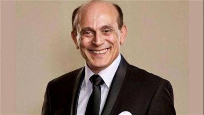 «أغلق عينيك أحيانا لتبصر أكثر».. محمد صبحي يثير تفاعل الجمهور