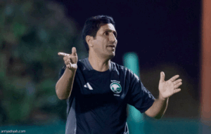 مونديال الناشئين..مدرب «الأخضر» يحذر ويستعيد الفيحاني والدوسري
                                                2025.11.10 | 04:53 pm
                                                اجتمع عبد الوهاب الحربي، مدرب المنتخب السعودي تحت 17 عامًا لكرة القدم، ظهر الإثنين، مع اللاعبين وذلك لوضع الاستراتيجية الفنية التي ينوي انتهاجها خلال المواجهة الحاسمة أمام مالي، في ختام منافسات دور المجموعات لبطولة كأس ...