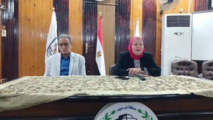 مدير تعليم بني سويف تلتقي مديري الإدارات لمناقشة الاستعداد لامتحانات نصف العام