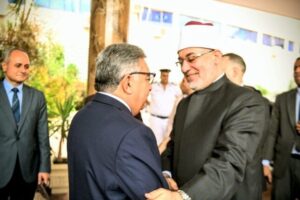 مفتى الجمهورية يصل الدقهلية للمشاركة فى مؤتمر عيد العلم السادس عشر