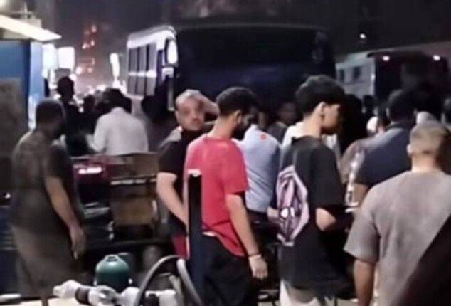 السائق هرب عقب الحادث.. ميكروباص يقتحم كشك ببهتيم فى شبرا الخيمة