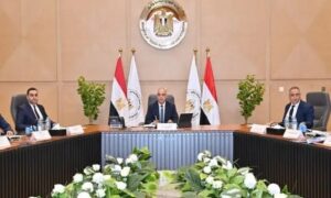 نائب محافظ بورسعيد يشارك في اجتماع اللجنة العليا لتراخيص الشواطئ