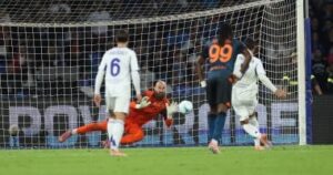 التعادل السلبي يحسم مباراة نابولي ضد كومو في الدوري الإيطالي