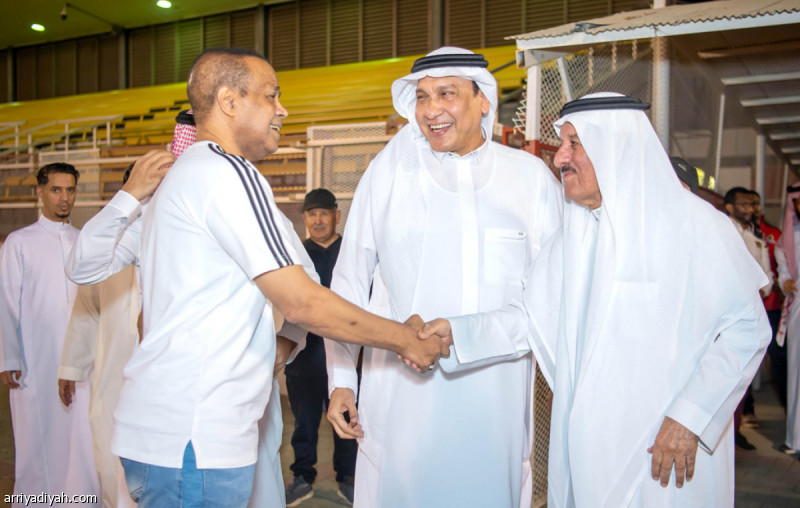 الوحدة يفتح أبوابه أمام الجماهير
                                                2025.11.13 | 12:11 am
                                                بدأ عبد الله خوقير، المدير التنفيذي لكرة القدم في نادي الوحدة، مهامه بلقاء مع اللاعبين قبل انطلاق التدريبات التي استؤنفت الأربعاء بعد إجازة استمرت 4 أيام تزامنًا مع فترة التوقف الجارية.
وحث خوقير اللاعبين على مضاعفة  ...