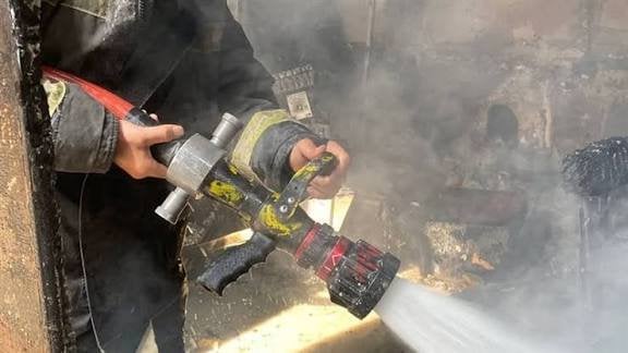 السيطرة على حريق هائل اندلع داخل معمل تفريخ بقرية ميت العطار بالقليوبية