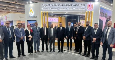 وزير الإسكان يتفقد جناح الوزارة بالمعرض الدولى للنقل الذكى واللوجستيات