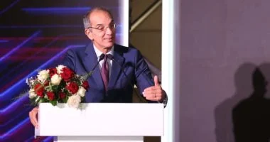 وزير الاتصالات يتوقع إنتاج 9 ملايين تليفون محمول خلال 2025 بمكون محلى 40%