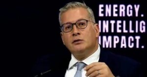 بالأسماء وزير البترول يصدر حركة تنقلات وتكليفات لرؤساء شركات البتروكيماويات