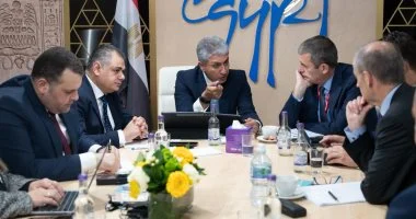 وزير السياحة يعقد سلسلة لقاءات مهنية مع مسئولى عدد من شركات الطيران العالمية