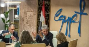 وزير السياحة يعقد لقاءات مع ممثلى اتحاد وكلاء وشركات السفر البريطانية