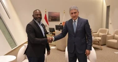 وزير السياحة يواصل لقاءاته برؤساء الوفود المشاركين في احتفالية افتتاح المتحف الكبير