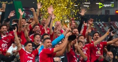 وليد صلاح الدين يطالب الشناوي بتأجيل رفع الكأس لحين وصول أفراد الجهاز