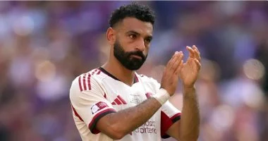 ليفربول يبلغ وكيل محمد صلاح موقفه من رحيل الملك المصرى