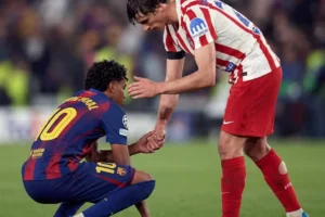 قمة أتلتيكو وبرشلونة تحسم بطاقة نصف النهائي