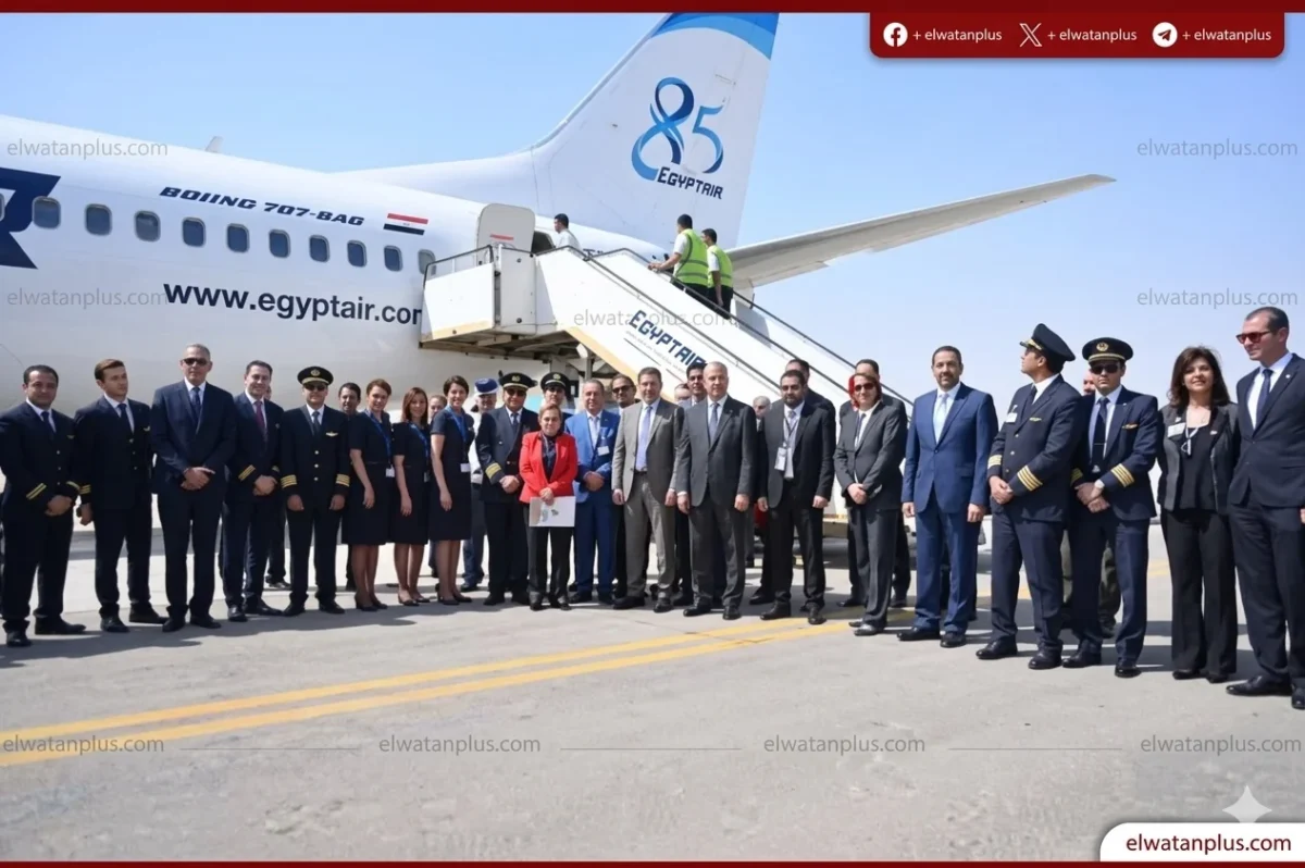 مصر للطيران تكرّم فريقًا فنيًا بعد تنفيذ تعديل هيكلي معقد بطائرات بوينج 737-800